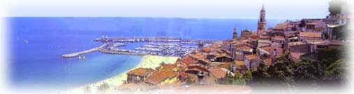 La baie et le vieux port de Menton